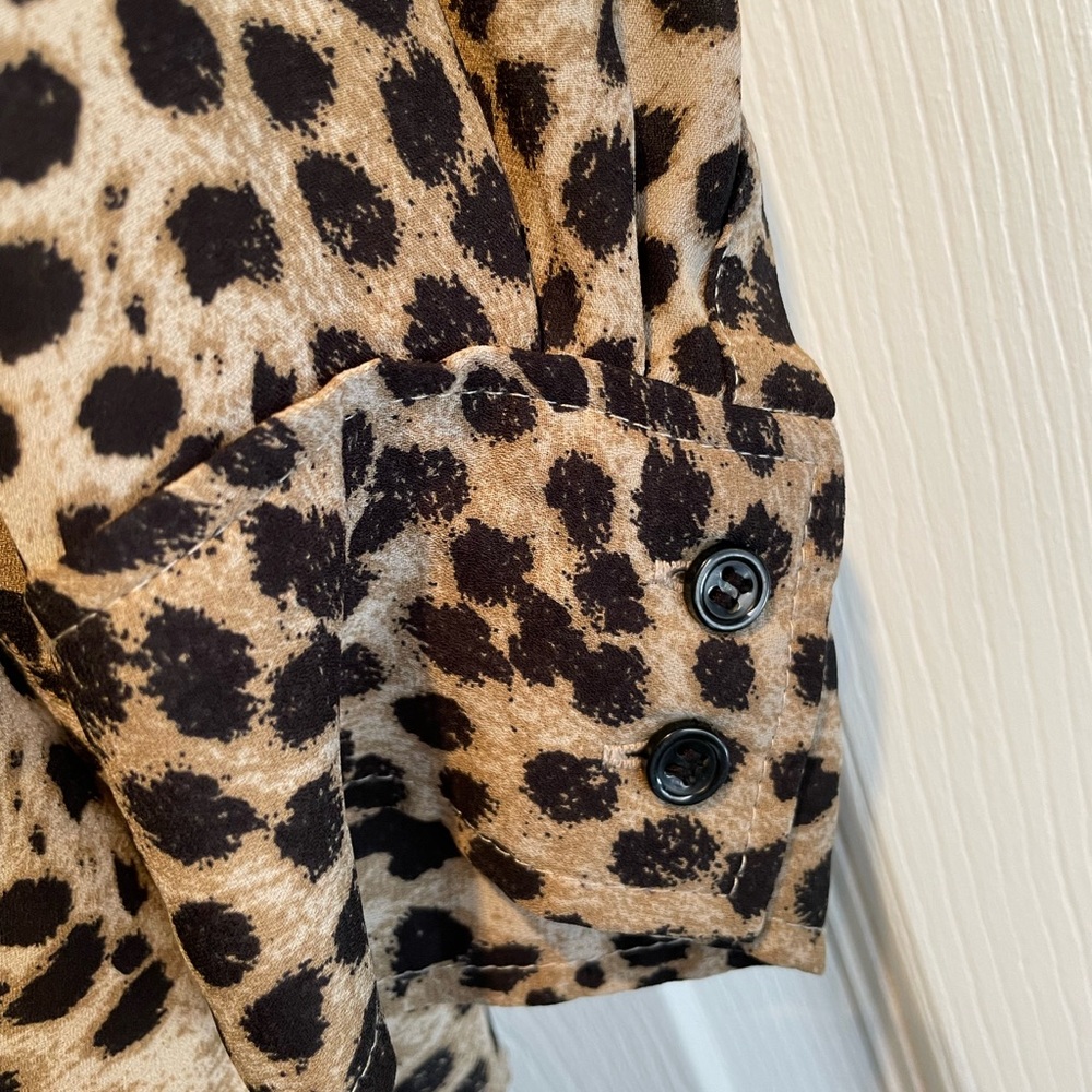 H&M button down blouse - Picture 4 of 4